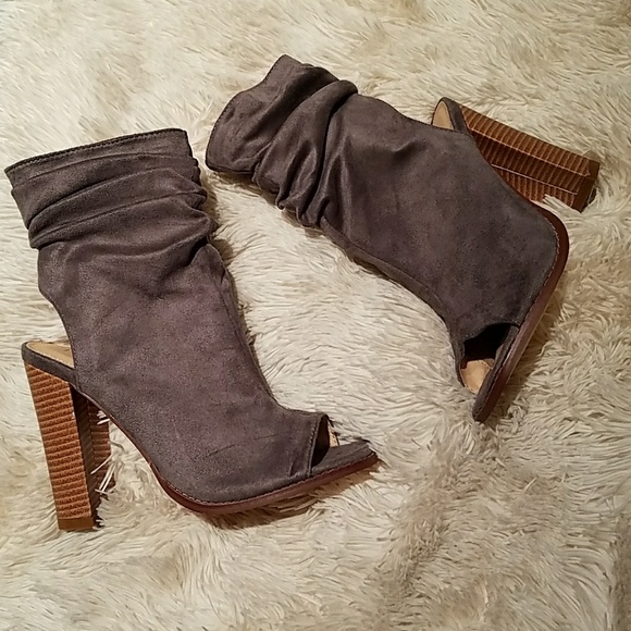 Grey booties - Picture 3 of 3